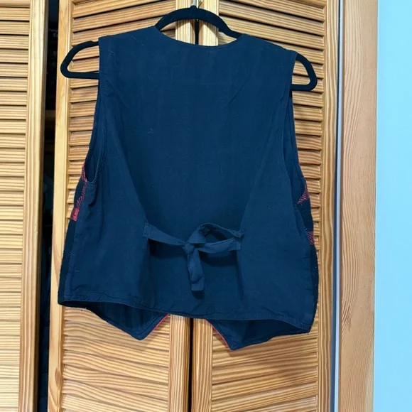 Colorful Patterned wool Vest - Picture 5 of 5